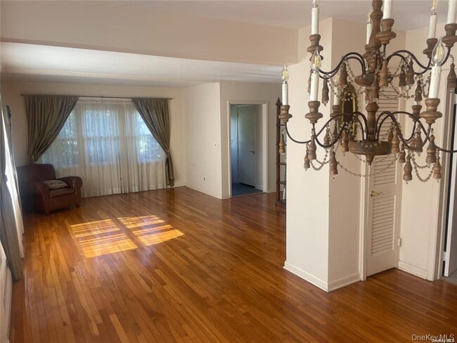 Building Photo - 217 Greeley Ave