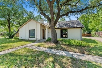 Building Photo - 11238 Webb Chapel Ct