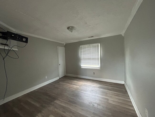 Building Photo - 5752 Edmeston Dr