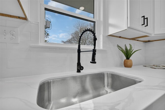 Building Photo - 2726 Stetson Ln