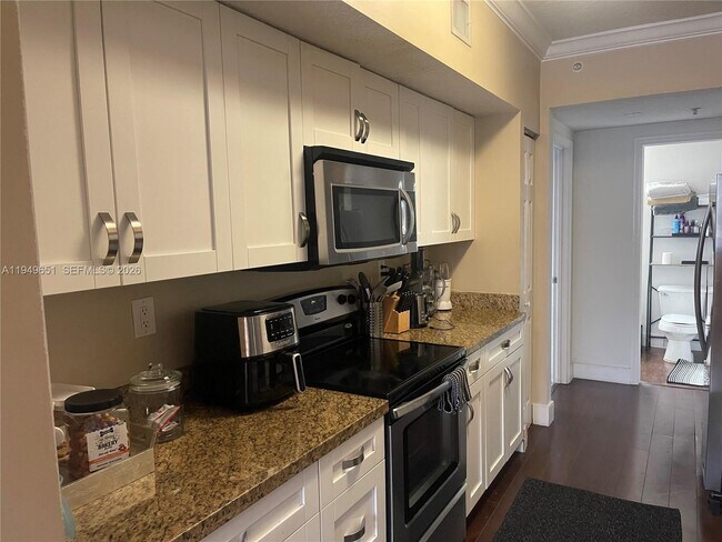 Building Photo - 160 SW 117th Terrace