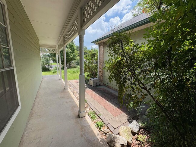 Building Photo - 12604 Hunters Chase Dr