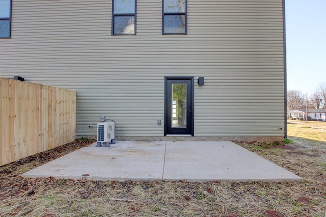 Building Photo - 102 Rosenwald St