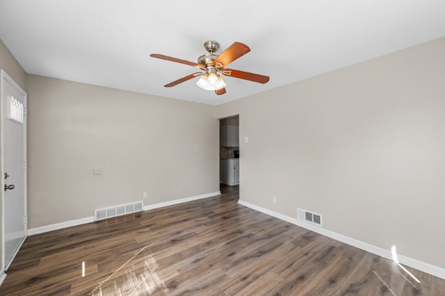 Building Photo - 210 Vest Ave