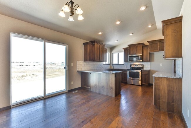 Building Photo - Beautiful Timnath Ranch Home