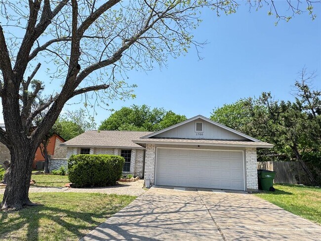 Building Photo - 1700 W Mesa Park Dr