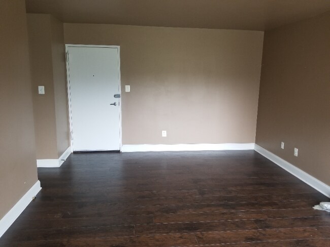 Building Photo - 1001 Chillum Rd