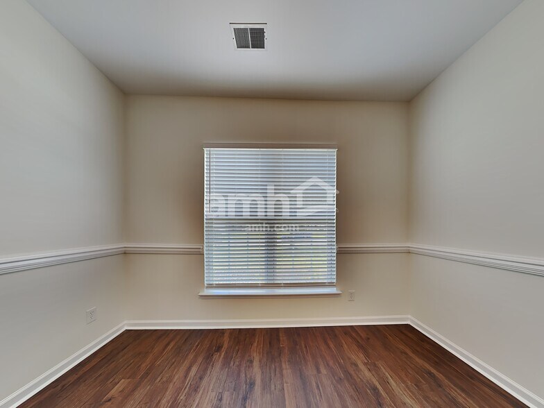 Building Photo - 161 Willow Point Cir