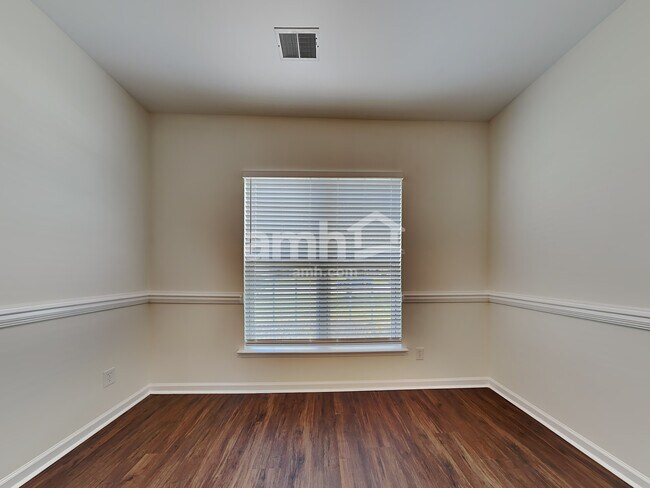 Building Photo - 161 Willow Point Cir