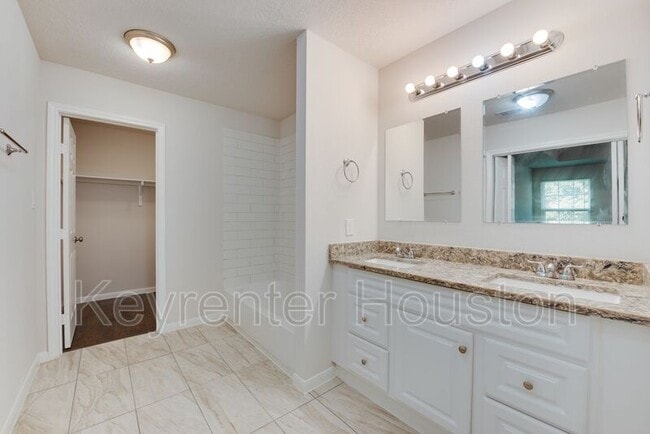 Building Photo - 5405 Groveton St