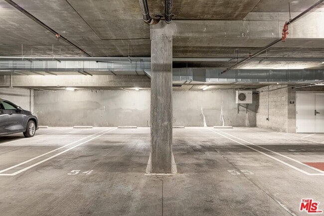 Building Photo - 225 S Hamilton Dr