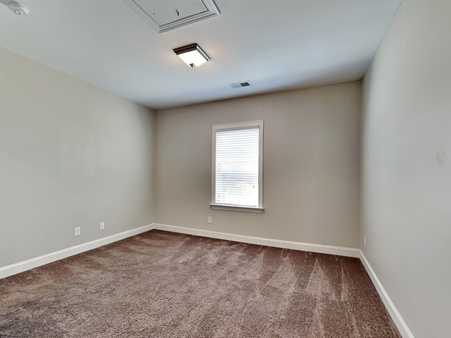 Building Photo - 506 Holden Forest Dr