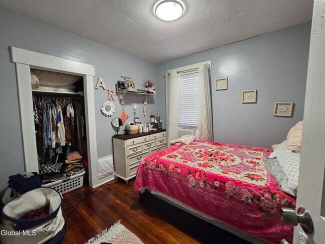 Building Photo - 231 Division St