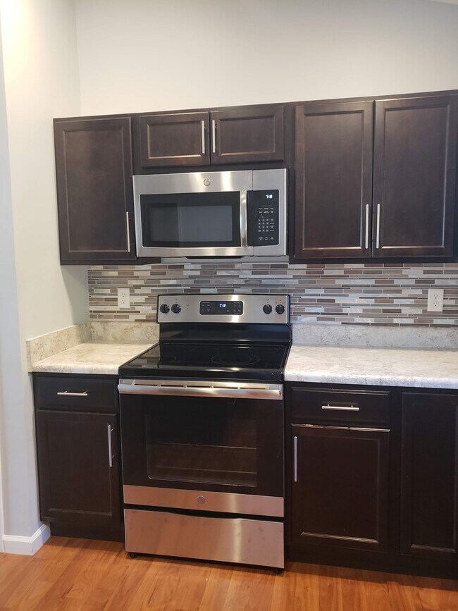 Building Photo - 1020 Saint Charles Way