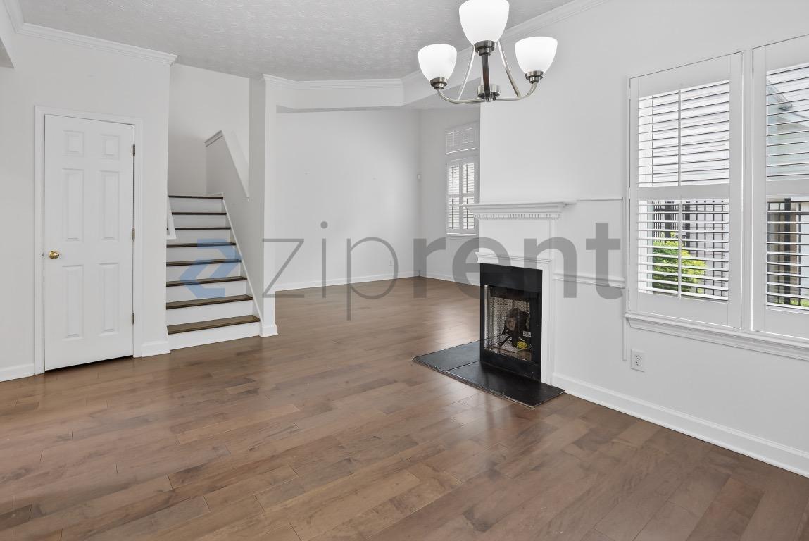 Building Photo - Unit 484