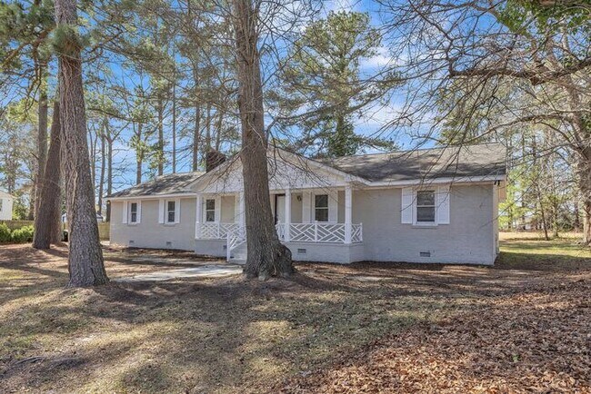 Building Photo - 412 Circle Dr