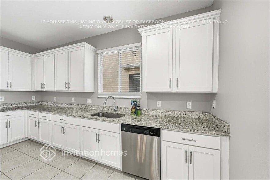 Building Photo - 14950 Perdido Dr