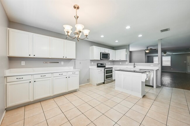 Building Photo - 8406 Beachplum Way