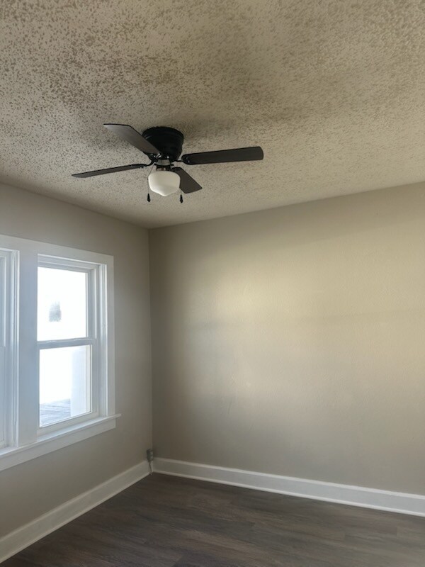 Building Photo - 404 State St