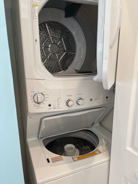 Stackable Washer and Dryer - 8390 SE Camellia Dr