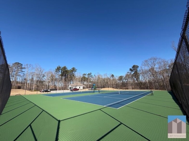 Building Photo - 7565 Knoll Hollow Rd