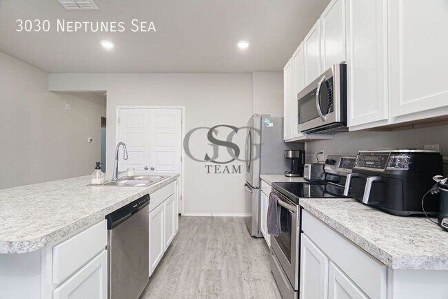 Building Photo - 3030 Neptunes Sea