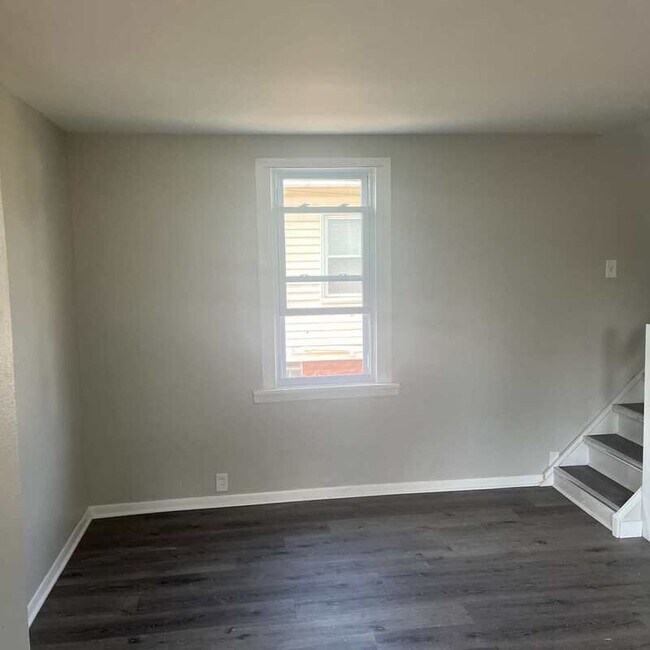 Building Photo - 3233 W 50th St