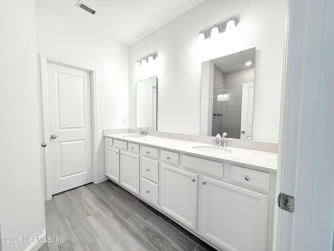 Building Photo - 7560 Chervil St