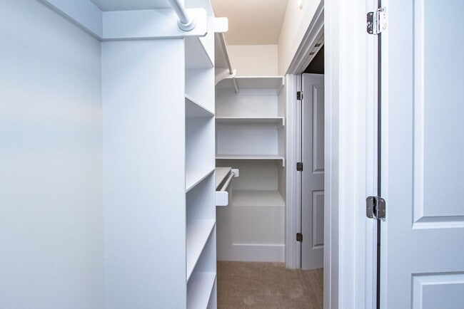 Building Photo - SUMMERWALK