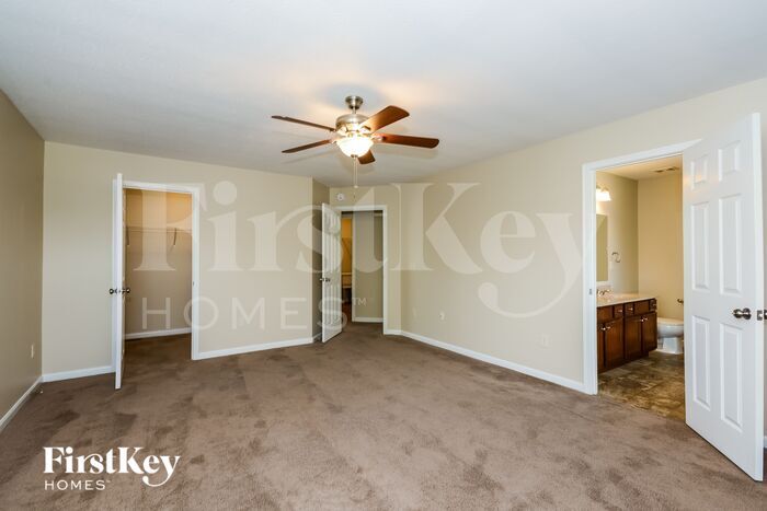 Building Photo - 6747 Waverly Park