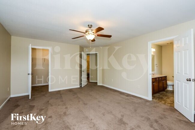 Building Photo - 6747 Waverly Park
