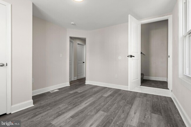 Building Photo - 505 McCabe Ave