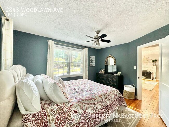Building Photo - 2843 Woodlawn Ave