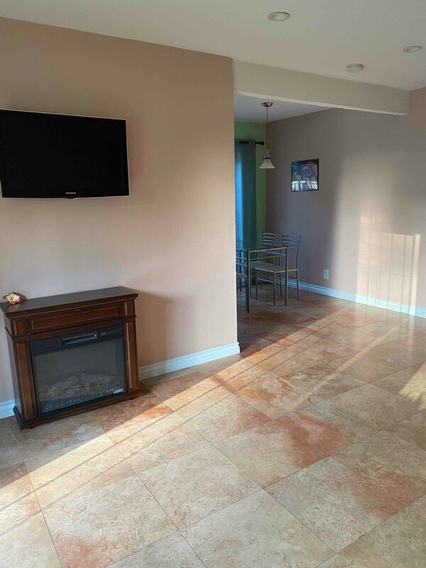 Building Photo - 45 Streamwood