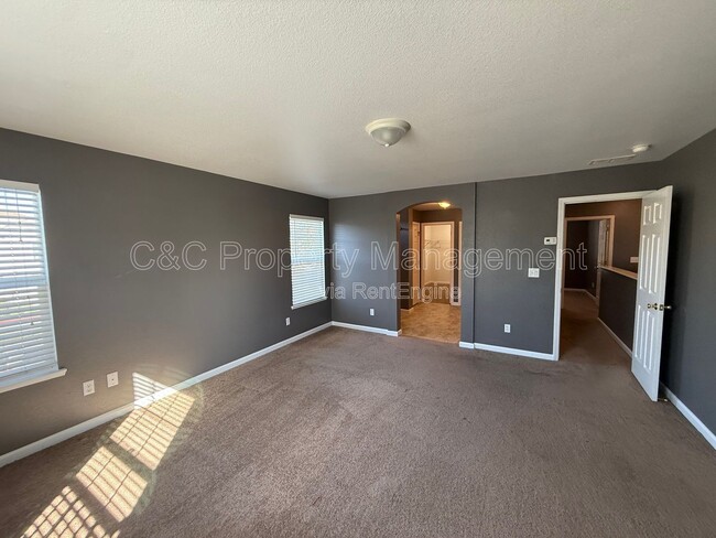 Building Photo - 10628 Siskiyou Ln