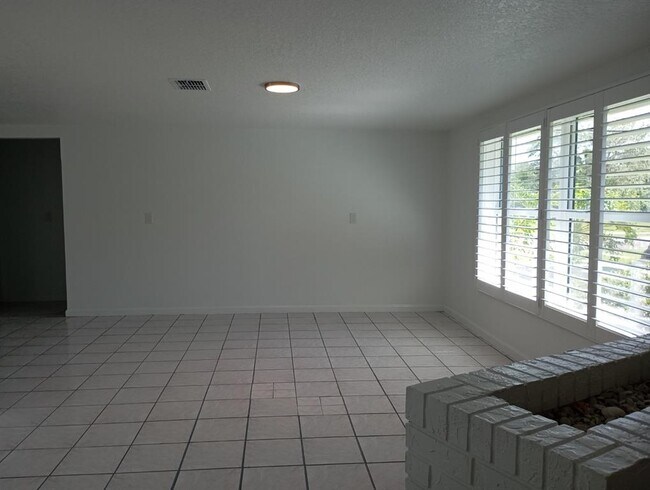 Building Photo - 5024 Miller Bayou Dr