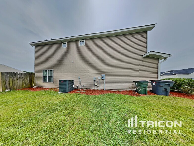 Building Photo - 115 Battery Way