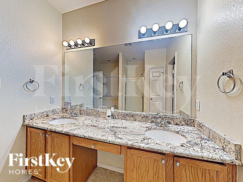 Building Photo - 5108 Parkplace Dr