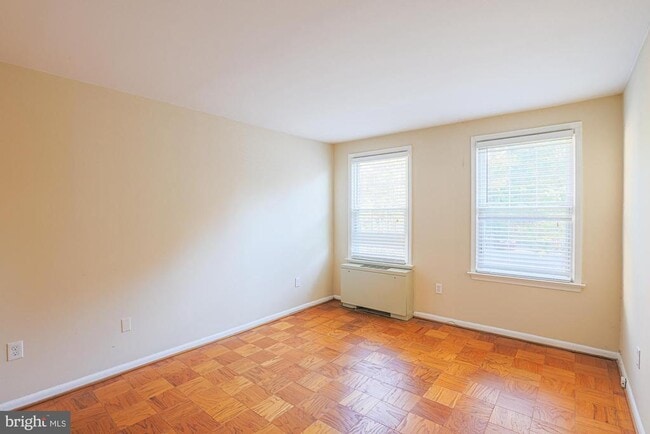 Building Photo - 3535 Chevy Chase Lake Dr