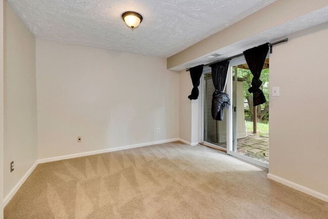 Building Photo - 3 Bed 2.5 Bath - Gaithersburg Townhouse - Finished Basement