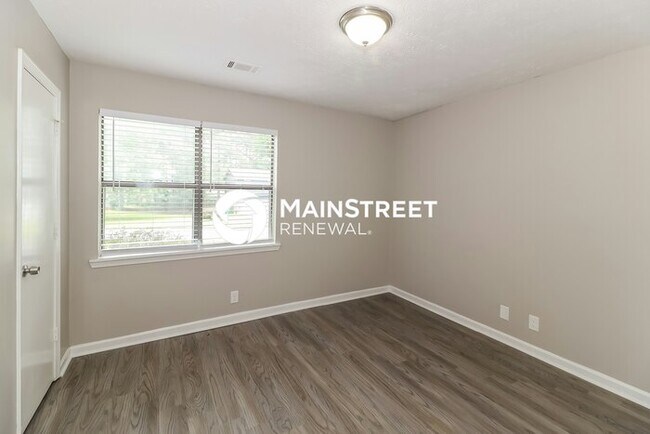 Building Photo - 3 Bedroom Pet-Friendly Home in Lithonia, GA with Main Street Renewal
