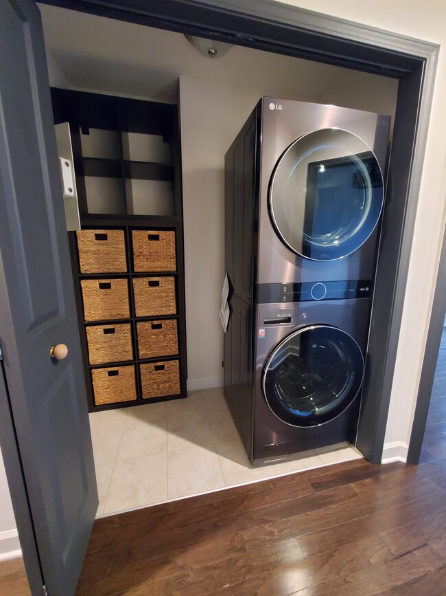 Building Photo - 160 Hamilton Ave NW