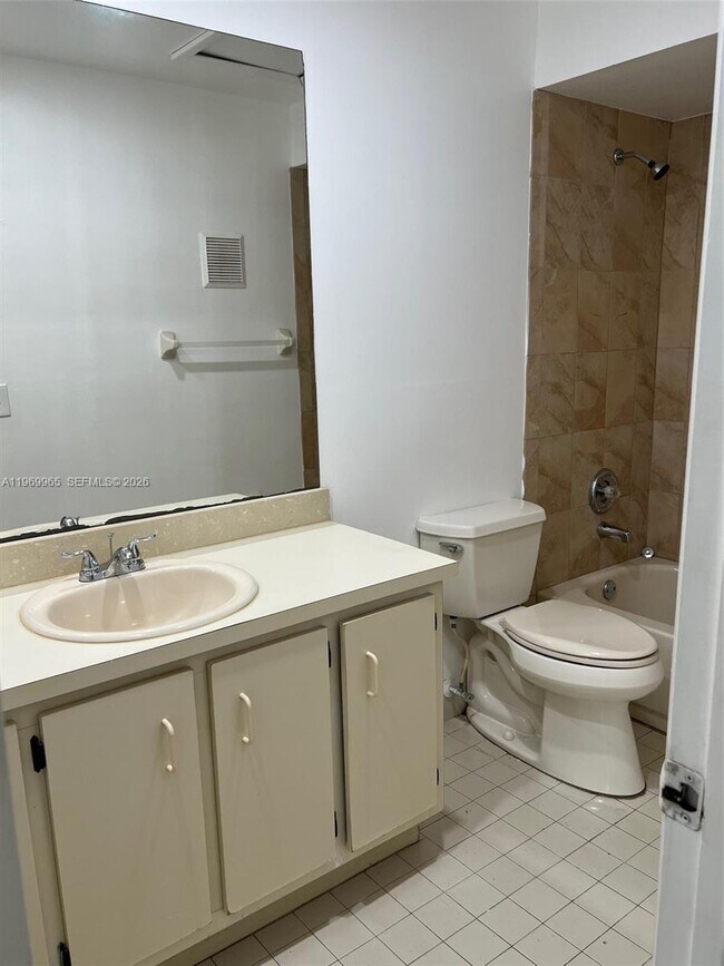 Building Photo - 20680 NE 4th Ct