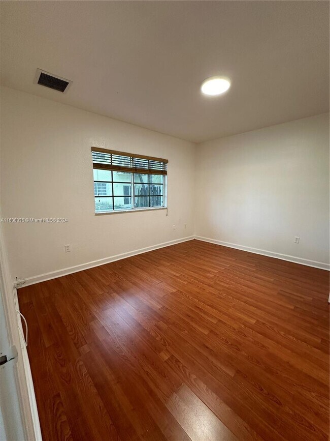 Building Photo - 2731 NE 3rd Dr