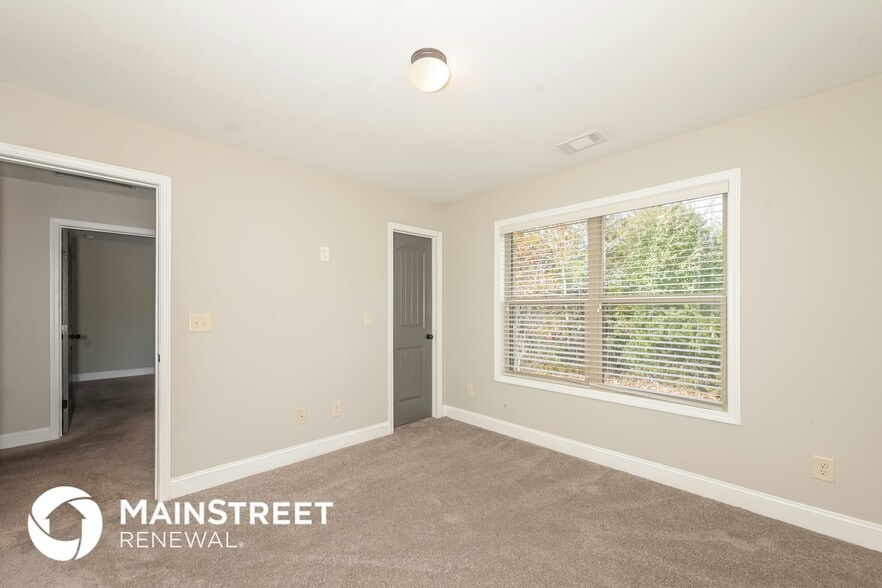 Building Photo - 837 Overlook Gln Dr