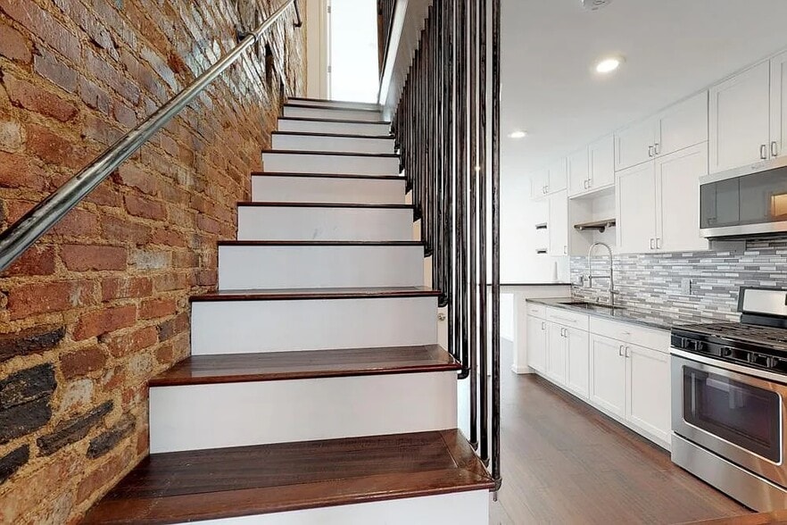 Building Photo - 1711 Latrobe St