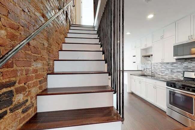 Building Photo - 1711 Latrobe St