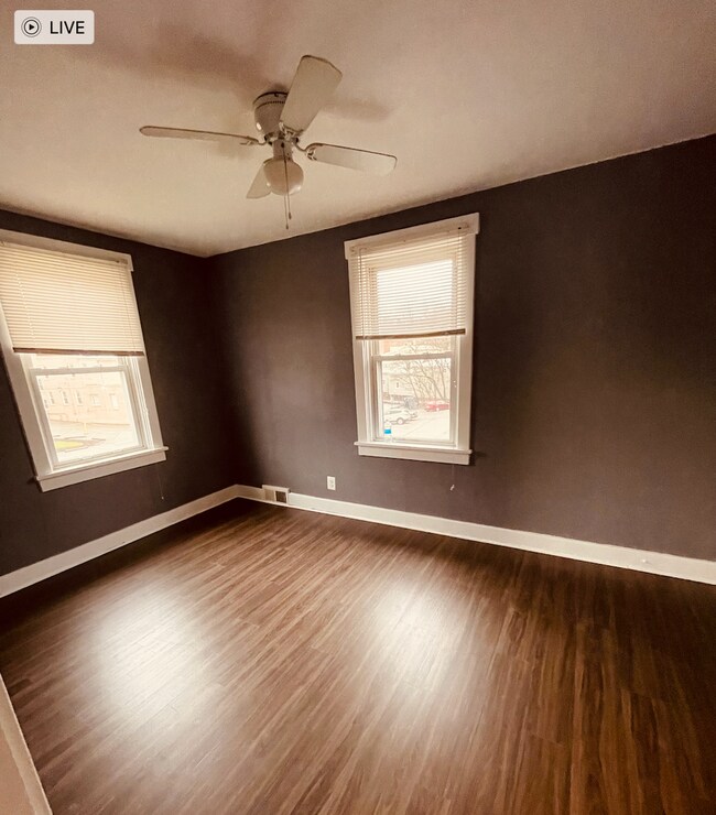Building Photo - 3827 Willow Ave