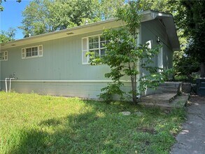 Building Photo - 6450 Nicole Ln