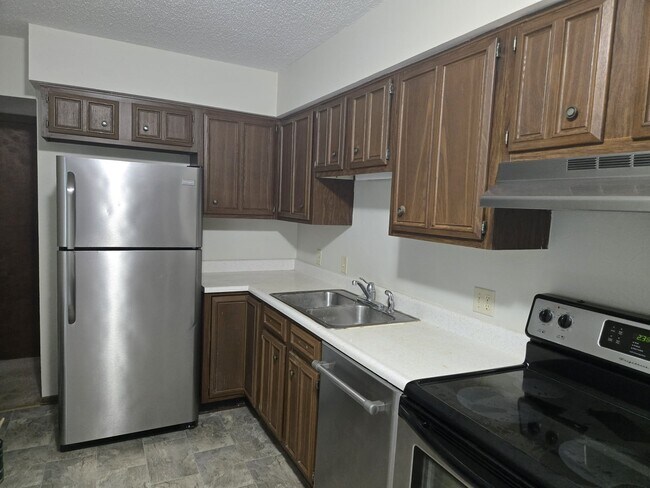 Building Photo - 5534 Glenridge Dr